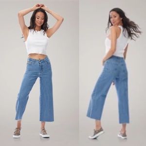 Yoga Jeans Lily Wide Leg Jeans Frayed Hem Size 29 Runs Big Med Wash Cotton